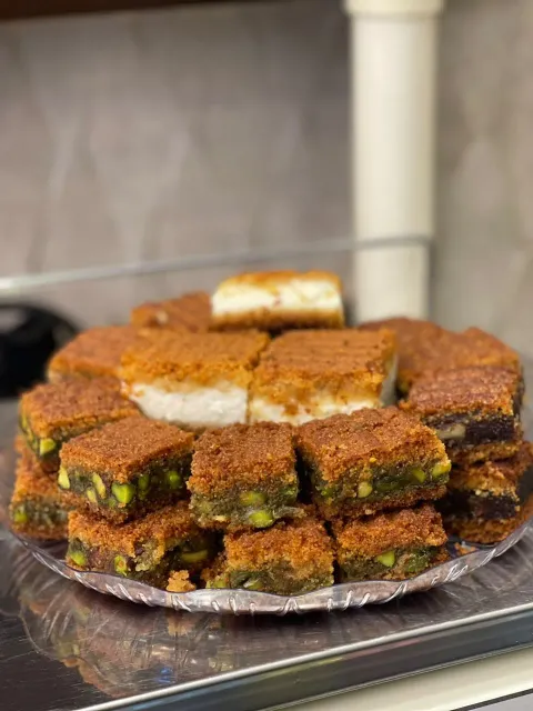 Assorted ma'amoul madd